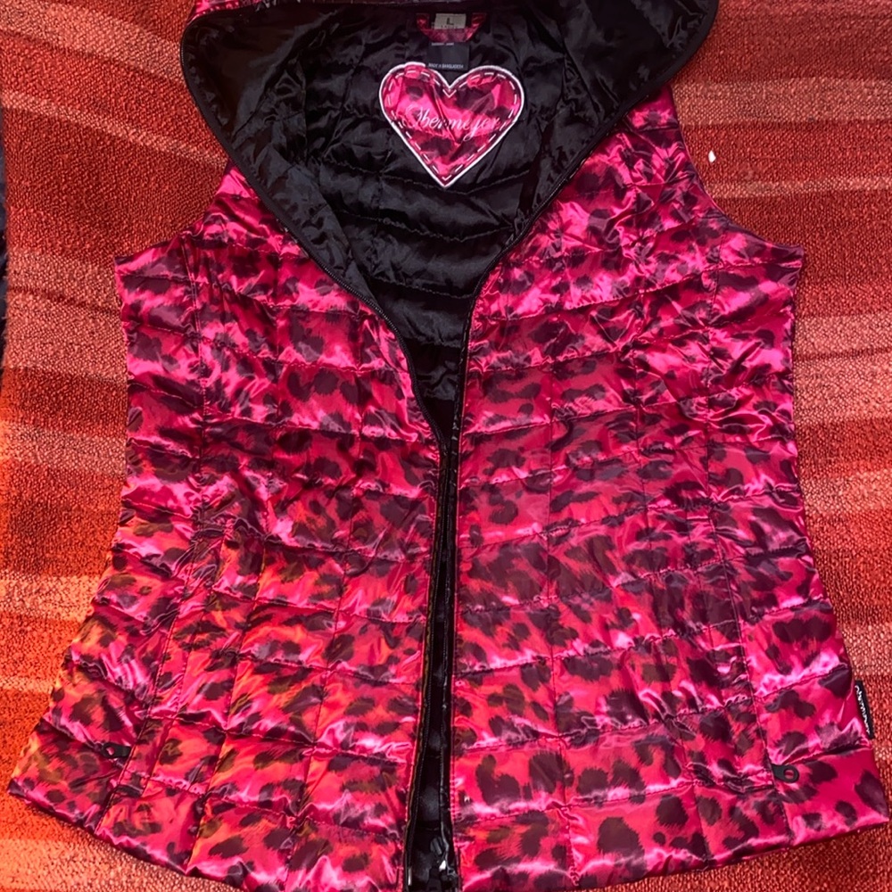 OBERMEYER PINK LEOPARD PRINT DOWN VEST WITH HOOD SZ LARGE